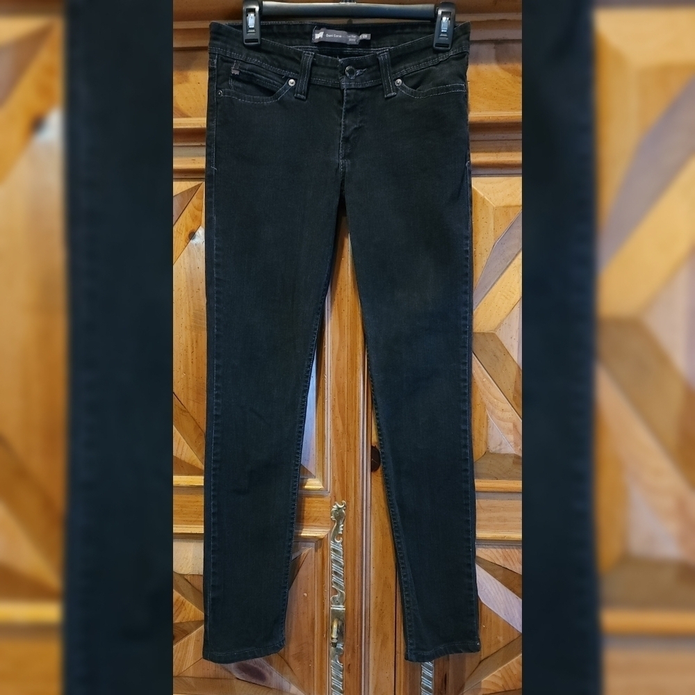 Levi's Demi Curve Sz 7